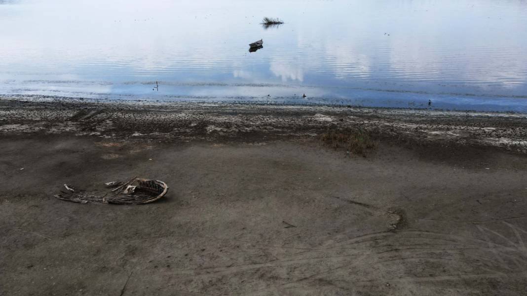 Bafa Gölü alarm veriyor! Sular 20 metre çekildi 4